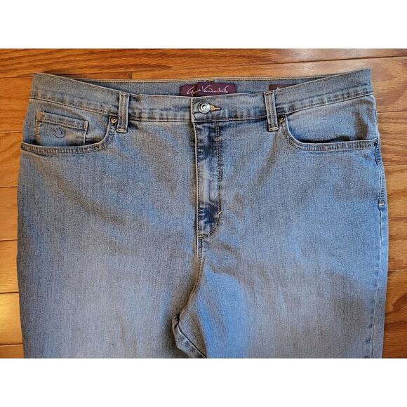 Gloria Vanderbilt Light Blue Skinny Jeans - Picture 10 of 11